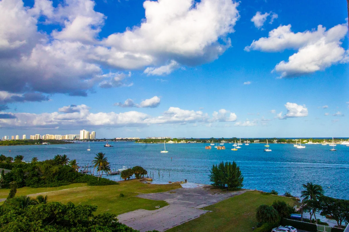 5600 N Flagler Dr, West Palm Beach: photo 1 of 36