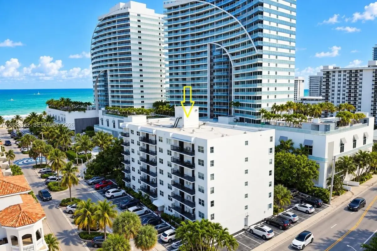 3000 Riomar St #701, Fort Lauderdale: photo 1 of 28