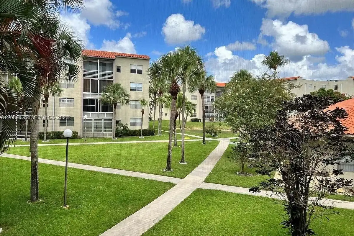1830 SW 81st Ave #4200, North Lauderdale: photo 1 of 24