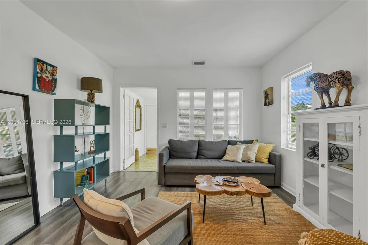 2993 SW 16th Ter, Miami: photo 1 of 54