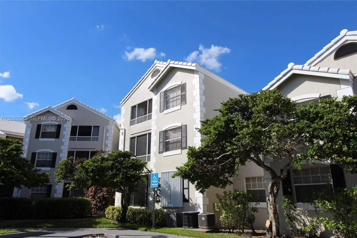 2881 N Oakland Forest Dr #206, Oakland Park: photo 1 of 27