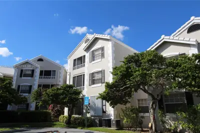 2881 N Oakland Forest Dr #206, Oakland Park: photo 1 of 27