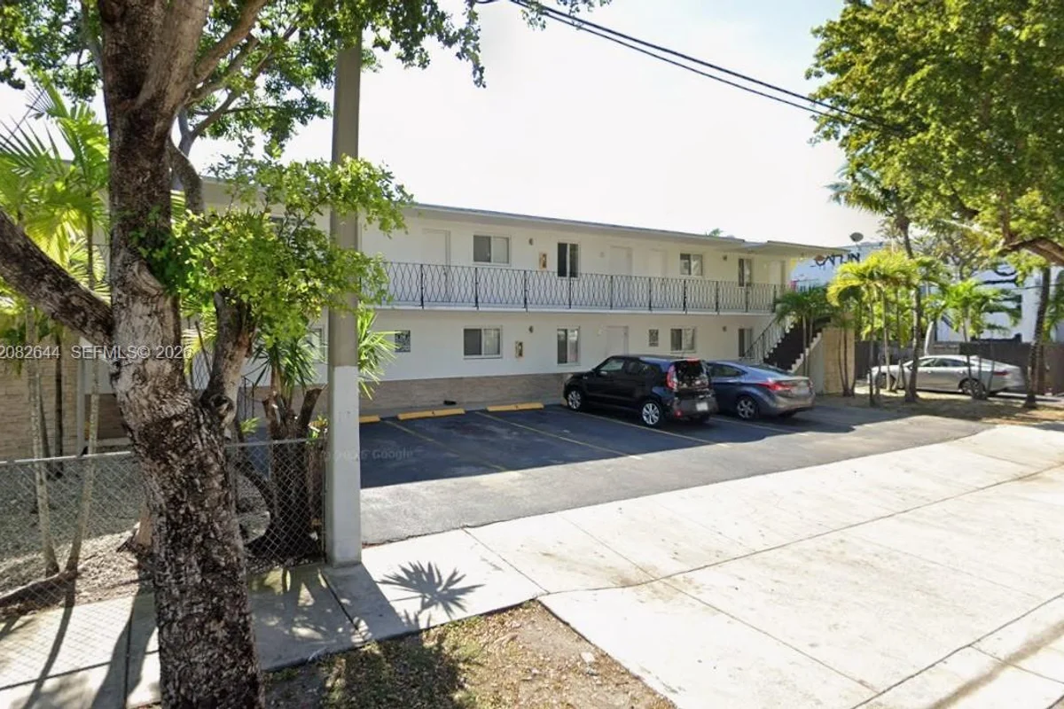 500 NW 35th St #5, Miami: photo 1 of 12
