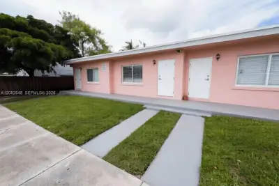 6001 NW 14th Ave #2, Miami: photo 1 of 8