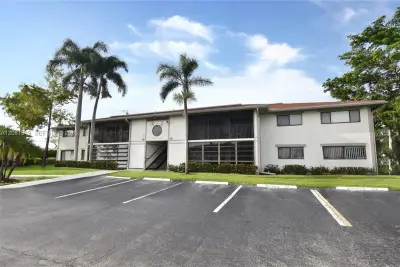 10761 W Clairmont Cir #108, Tamarac: photo 1 of 18