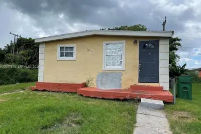 820 Rickey Jackson Blvd, Pahokee: photo 1 of 9