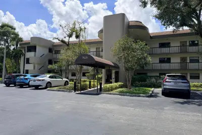 7625 NW 79th Ave #107, Tamarac: photo 1 of 32