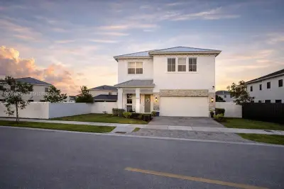 22255 SW 132nd Ave 132 Ave, Miami: photo 1 of 25
