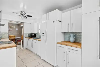 8002 Lagos De Campo Blvd #B-101, Tamarac: photo 1 of 6
