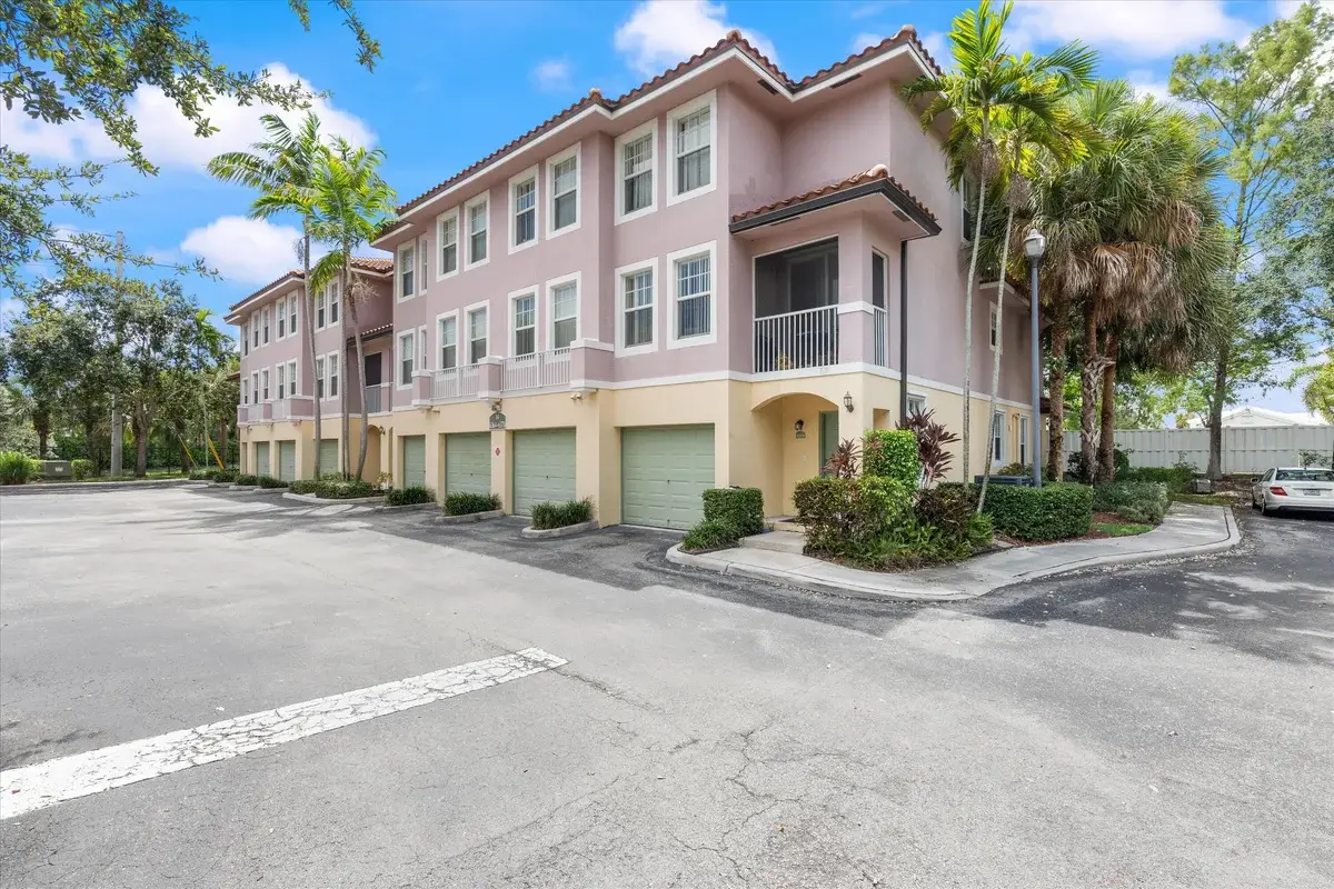 6376 W Sample Rd, Coral Springs: photo 1 of 39