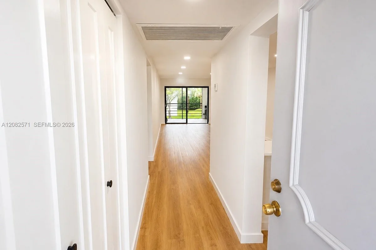 9233 SW 8th St #207, Boca Raton: photo 1 of 15