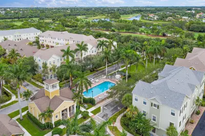 356 W Thatch Palm Cir #105, Jupiter: photo 1 of 20