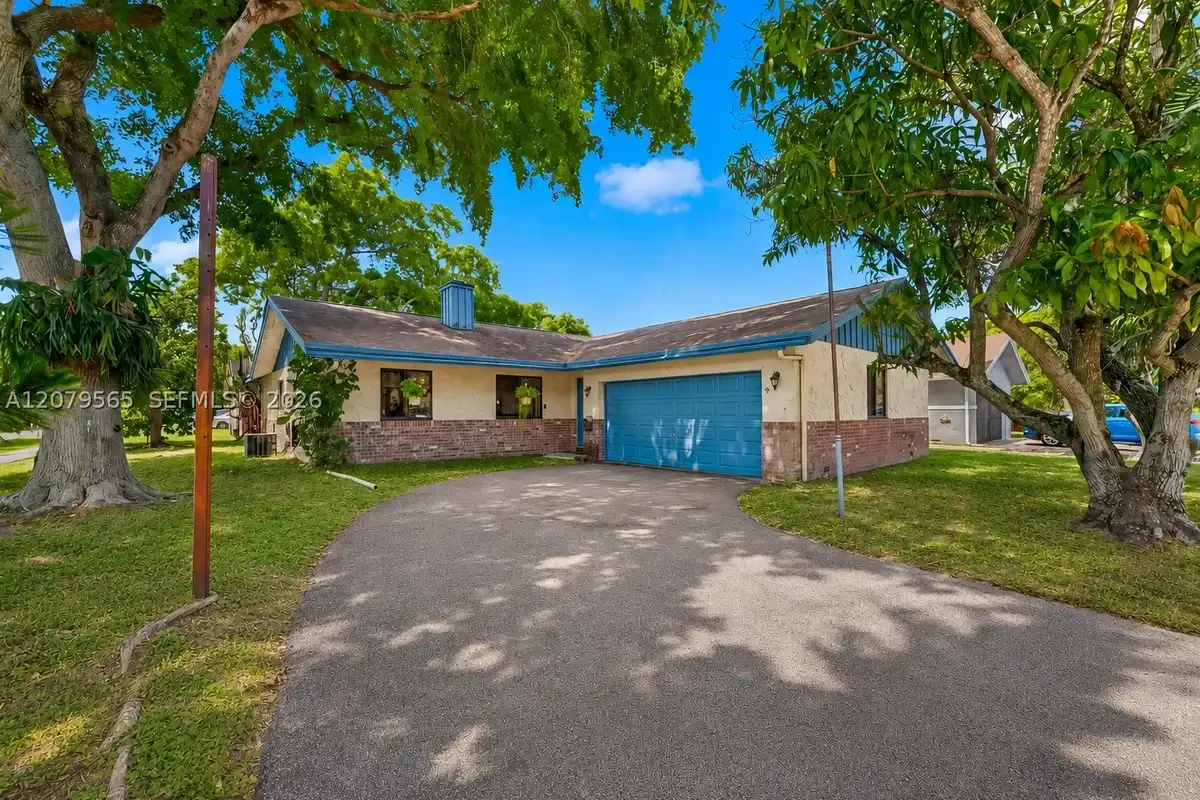 7508 SW 6th Ct, North Lauderdale: photo 1 of 32