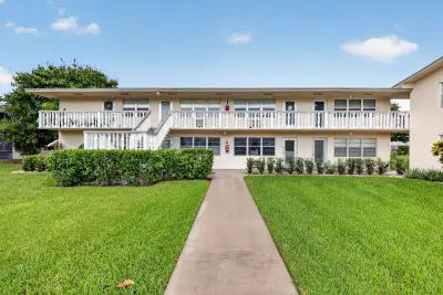 210 Canterbury J, West Palm Beach: photo 1 of 35