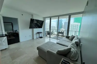 92 SW 3rd St #3811, Miami: photo 1 of 12