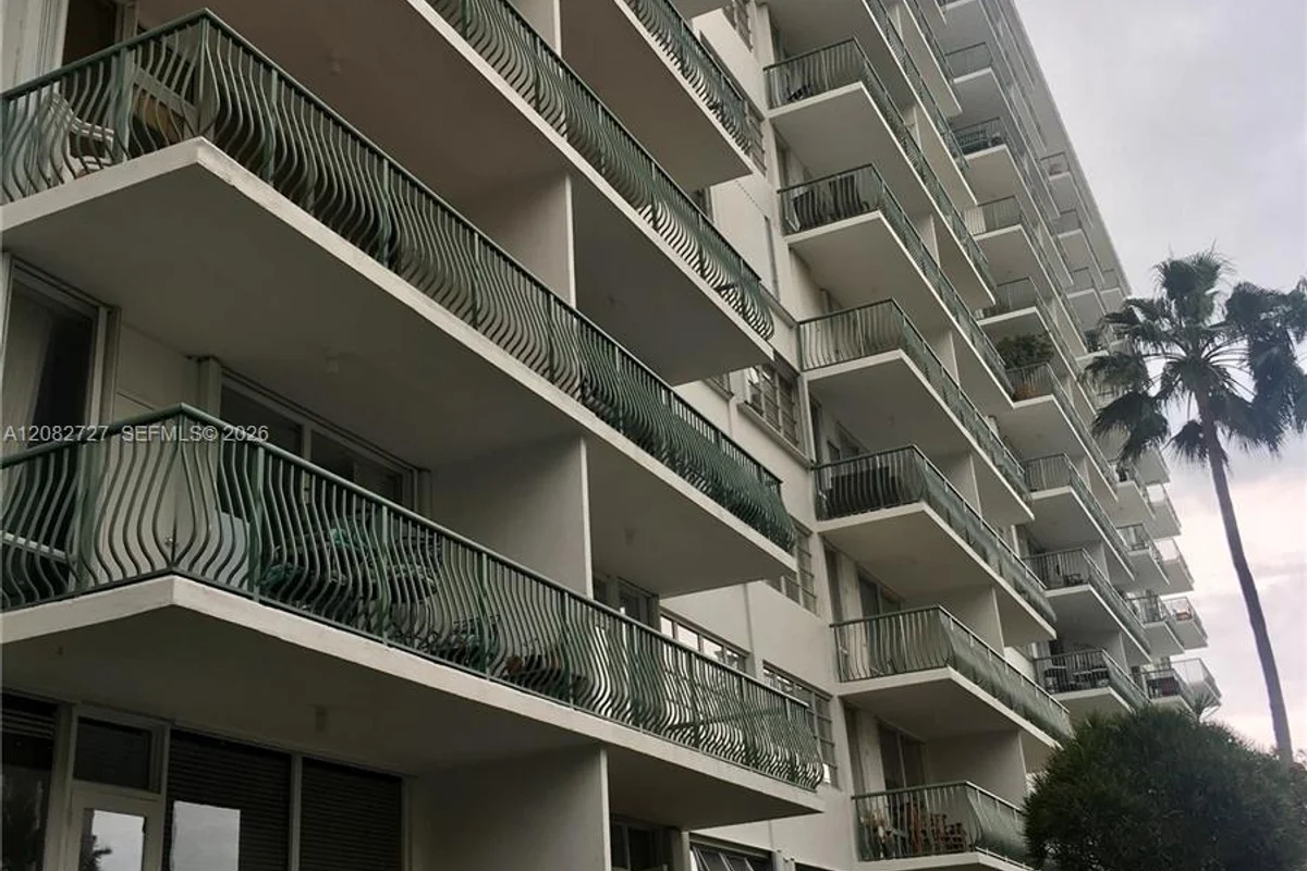1408 Brickell Bay Dr #912, Miami: photo 1 of 23