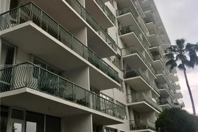1408 Brickell Bay Dr #912, Miami: photo 1 of 23