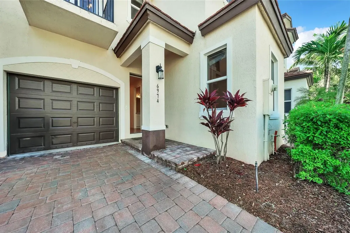 6974 Long Pine Cir, Coconut Creek: photo 1 of 44