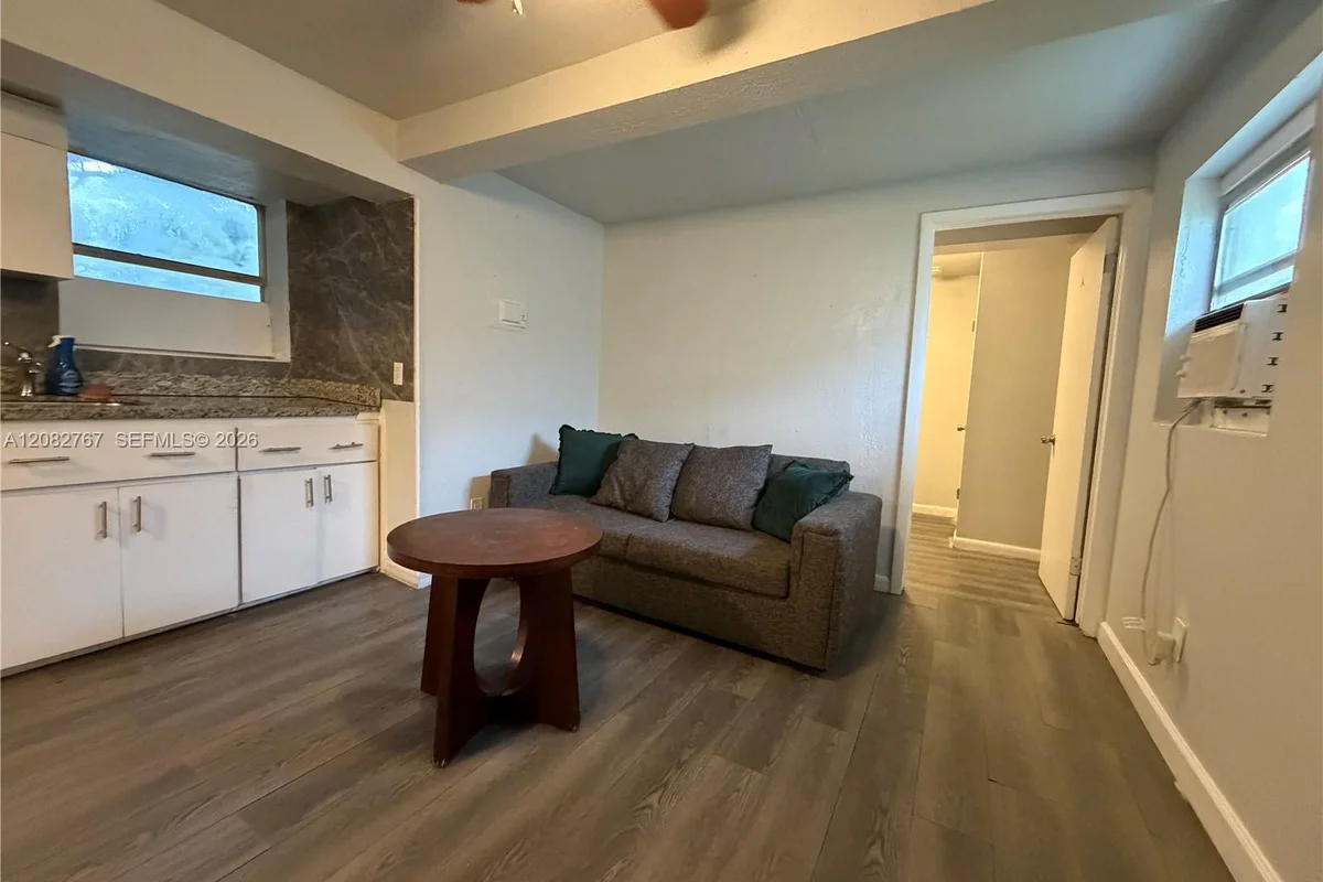 7802 NW 8th Ave #5, Miami: photo 1 of 14
