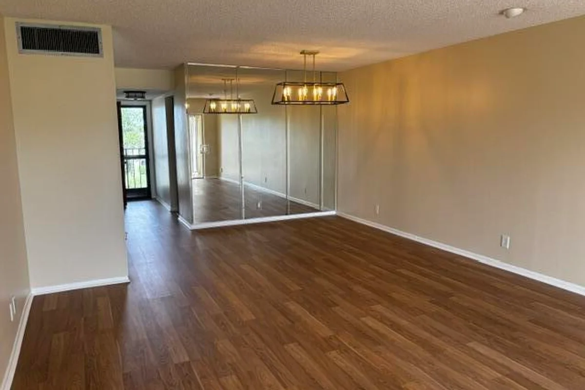 4411 Trevi Ct #305, Lake Worth: photo 1 of 9