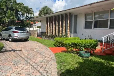 501 90th St #1, Surfside: photo 1 of 17