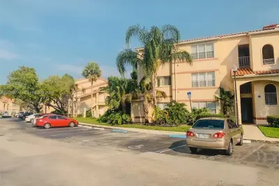 3380 N Pinewalk Dr N #1111, Margate: photo 1 of 25