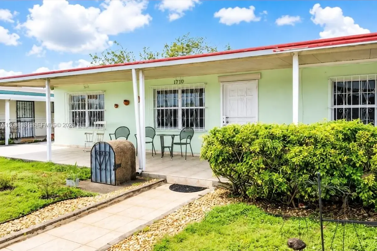 1220 E 10th Ave, Hialeah: photo 1 of 10