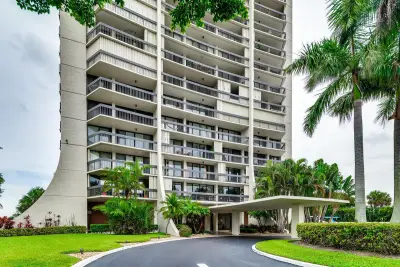 2000 Presidential Way #603, West Palm Beach: photo 1 of 33