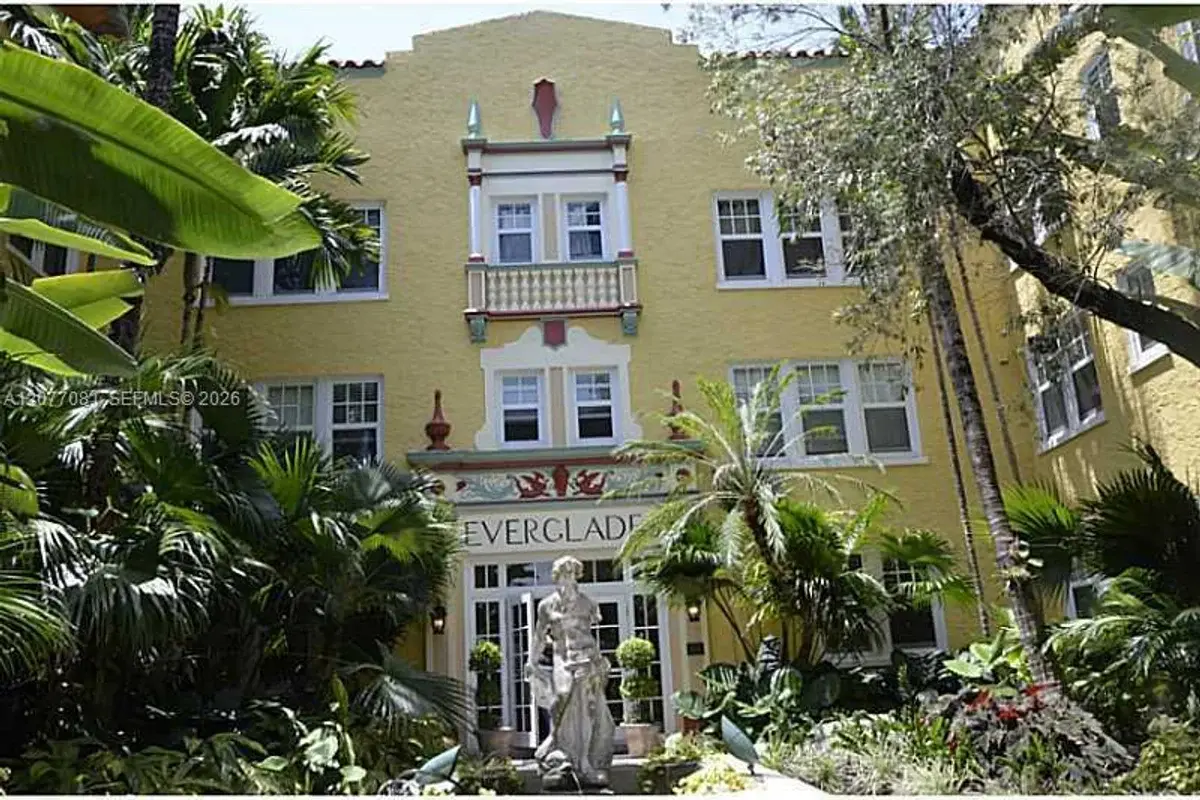 536 14th St #107, Miami Beach: photo 1 of 13