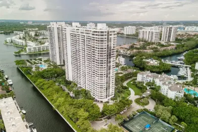 2000 Island Blvd #908, Aventura: photo 1 of 13