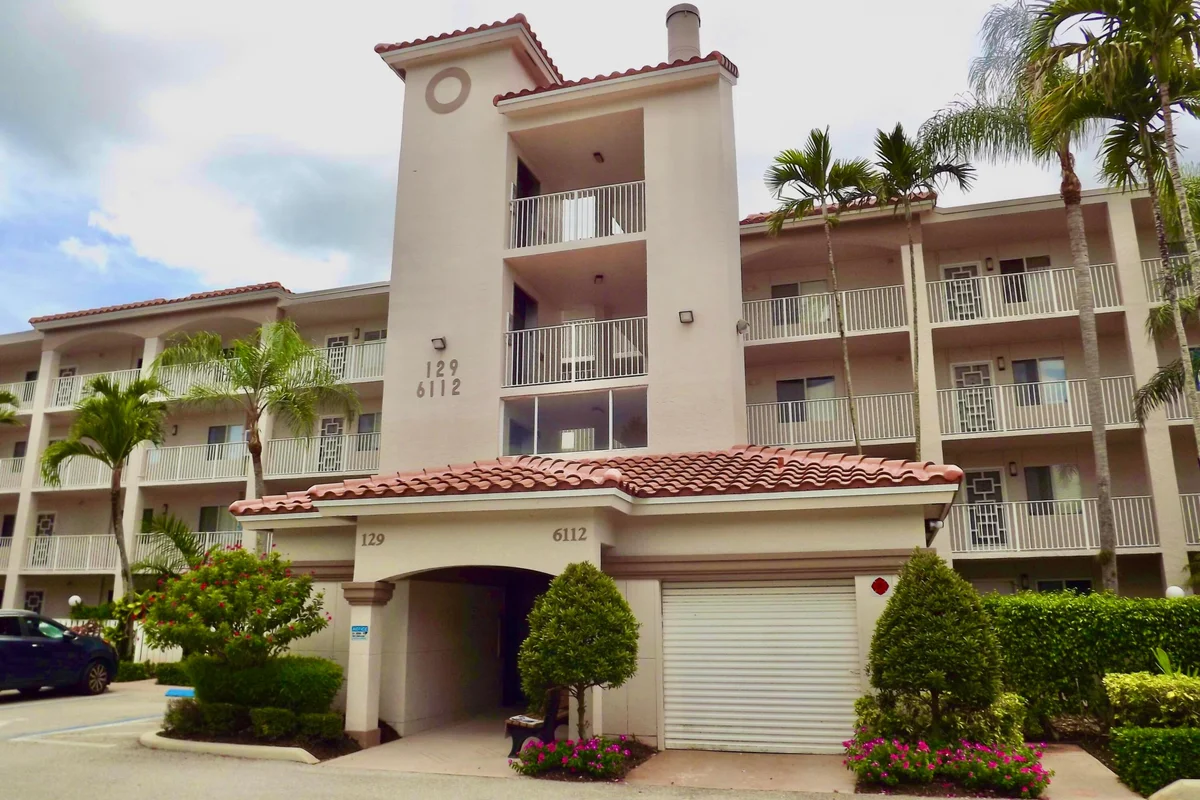 6112 Huntwick Ter #205, Delray Beach: photo 1 of 33