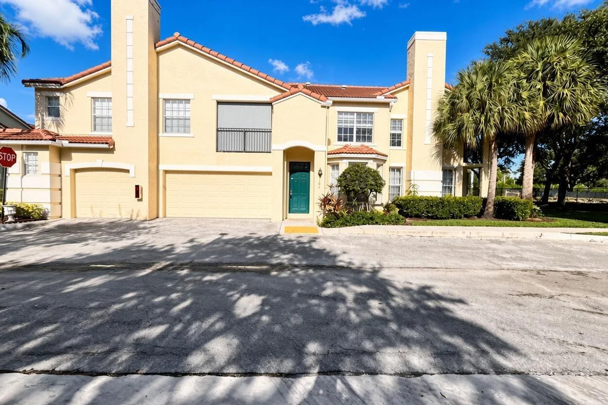 106 Belmont Pl, Boynton Beach: photo 1 of 17
