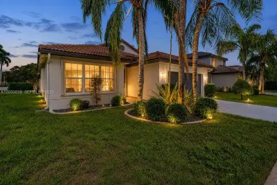 17971 SW 12th Ct, Pembroke Pines: photo 1 of 31