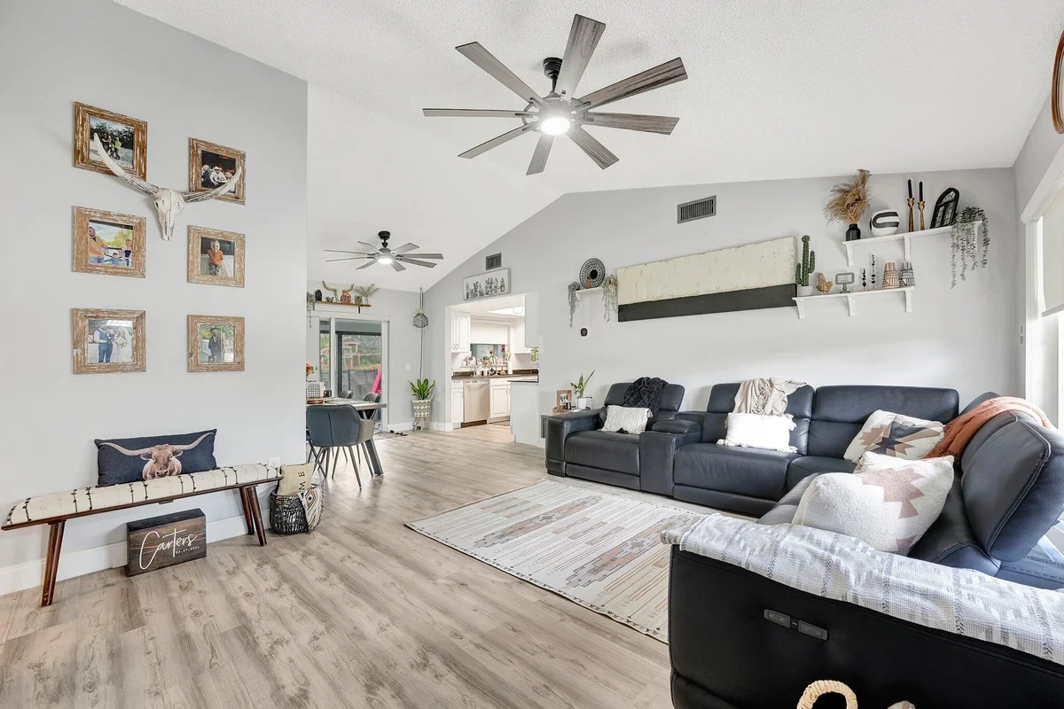 4770 NW 113th Ave, Sunrise: photo 1 of 29