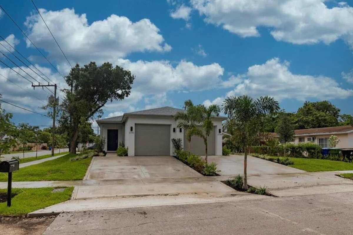 1140 NW 1st Ave, Fort Lauderdale: photo 1 of 17