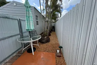 14830 SW 178th Ter #A, Miami: photo 1 of 8