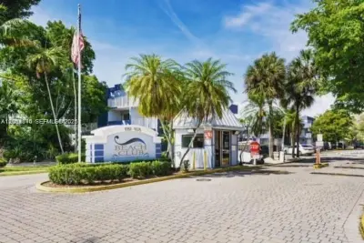9359 Fontainebleau Blvd #F307, Miami: photo 1 of 23