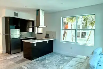 1560 Drexel Ave #107, Miami Beach: photo 1 of 11