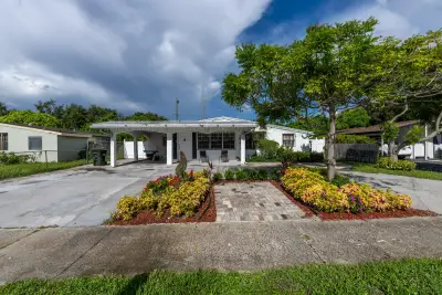 406 SW 15th Ter, Delray Beach: photo 1 of 29