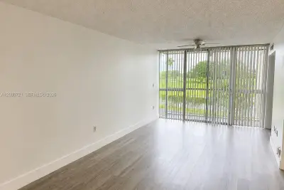 6955 NW 186th St #F205, Hialeah: photo 1 of 17