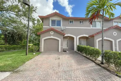 3118 Coral Ridge Dr, Coral Springs: photo 1 of 34
