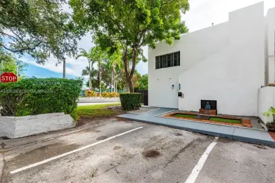 7101 SW 113th Ave, Miami: photo 1 of 30