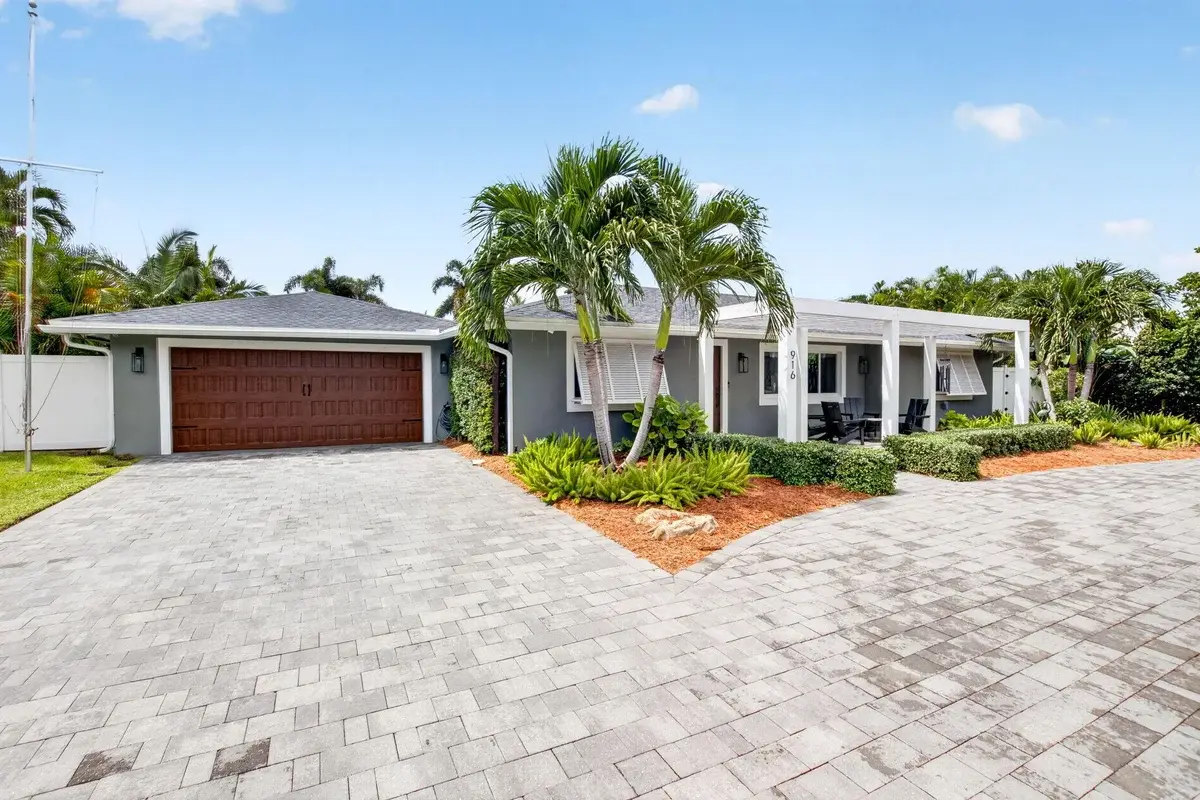 916 SW 36th Ct, Boynton Beach: photo 1 of 82