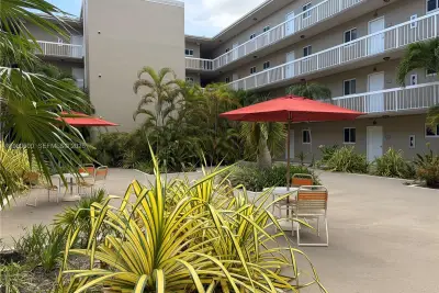 7703 Camino Real #A106, Miami: photo 1 of 23