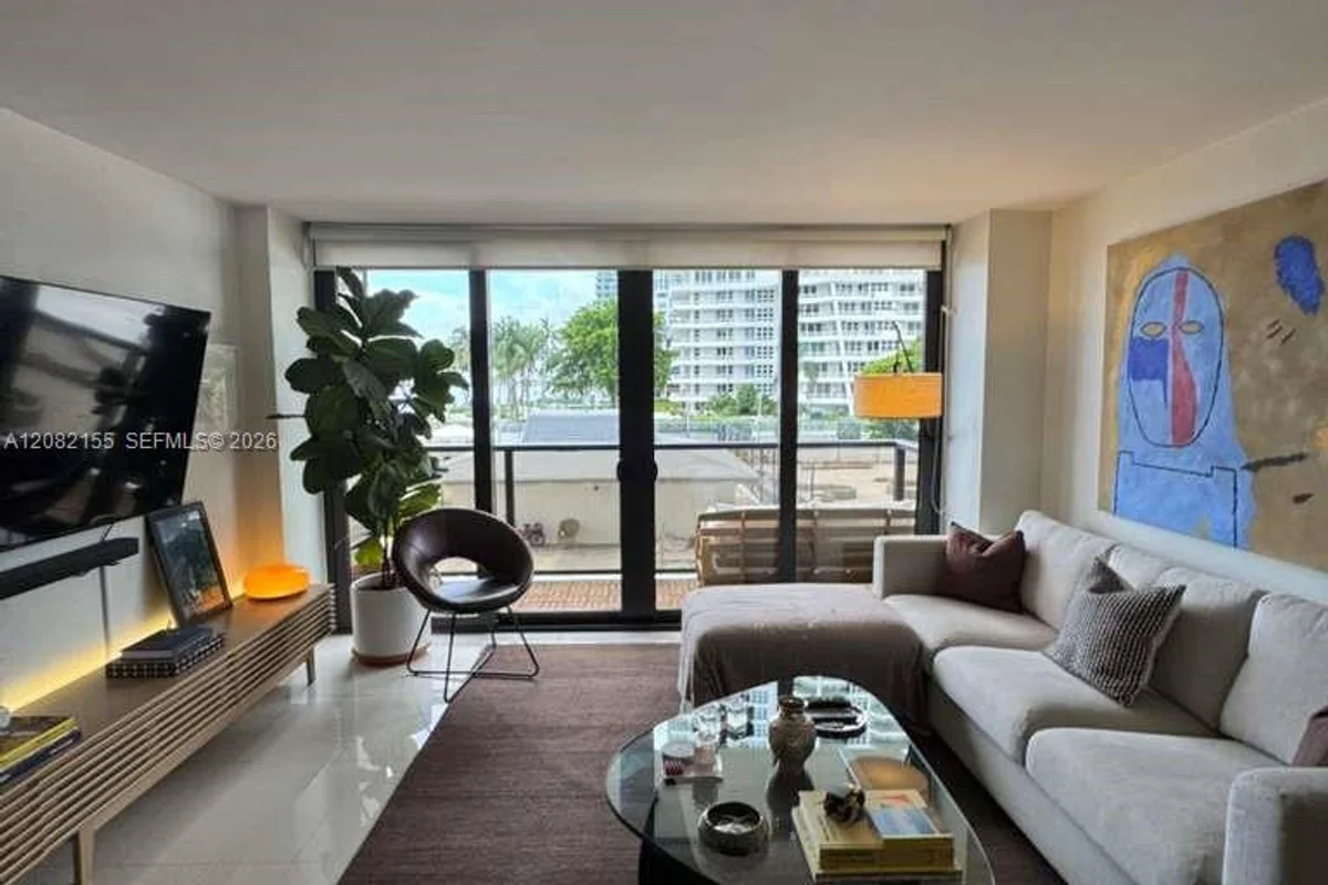600 NE 36th St #216, Miami: photo 1 of 24