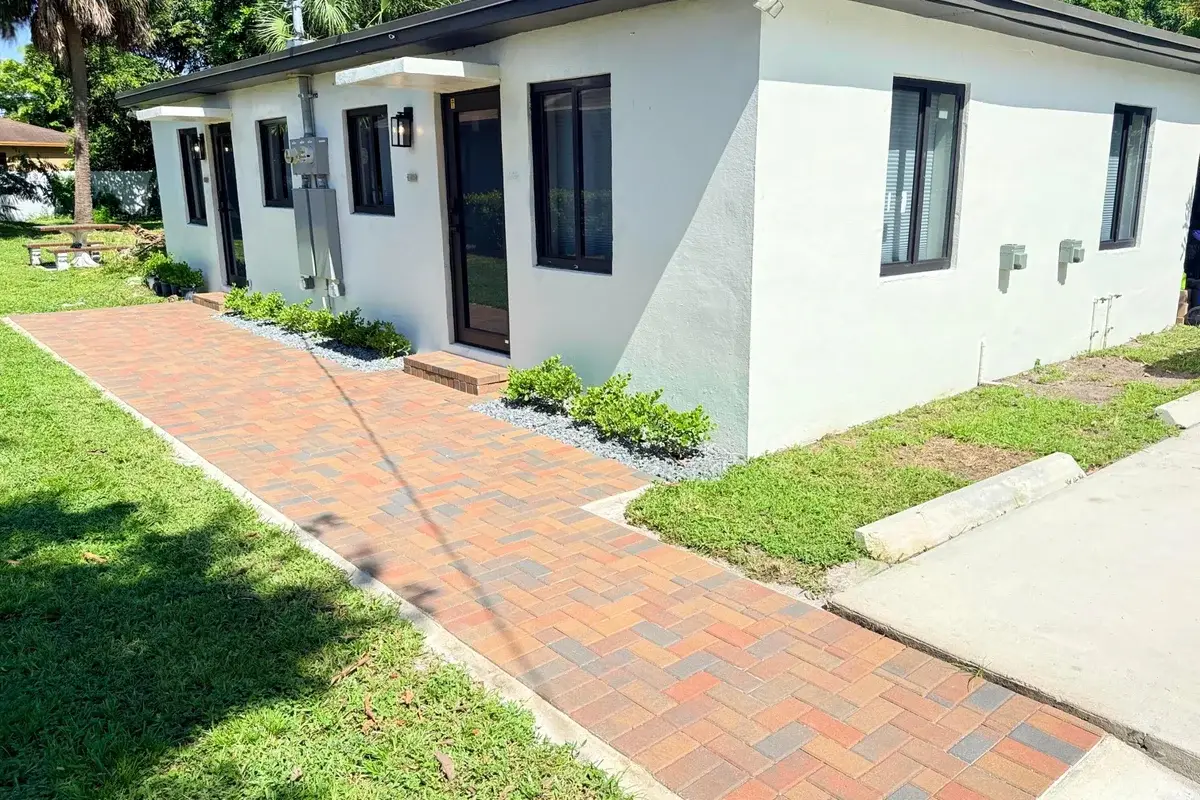 605 NW 15th, Pompano Beach: photo 1 of 14