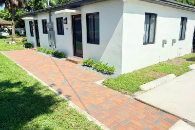 605 NW 15th, Pompano Beach: photo 1 of 14