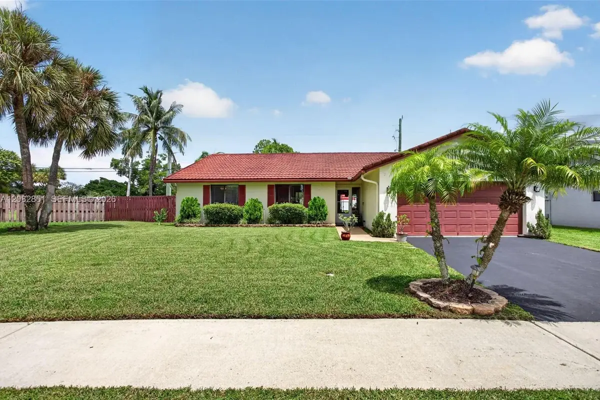 7913 NW 20th St, Margate: photo 1 of 40