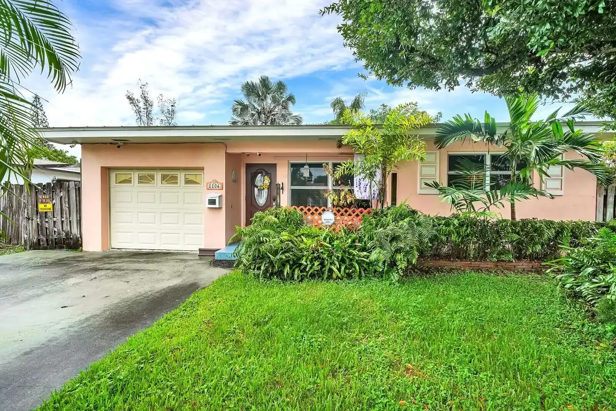 1106 S F St, Lake Worth Beach: photo 1 of 30
