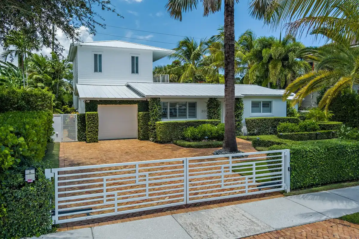 203 Arlington Rd, West Palm Beach: photo 1 of 28